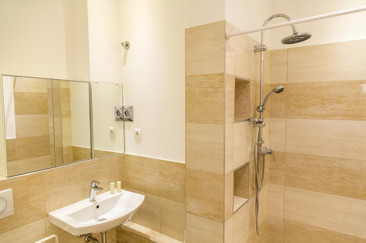 Balaton Delux Apartment Budapest Ngoại thất bức ảnh