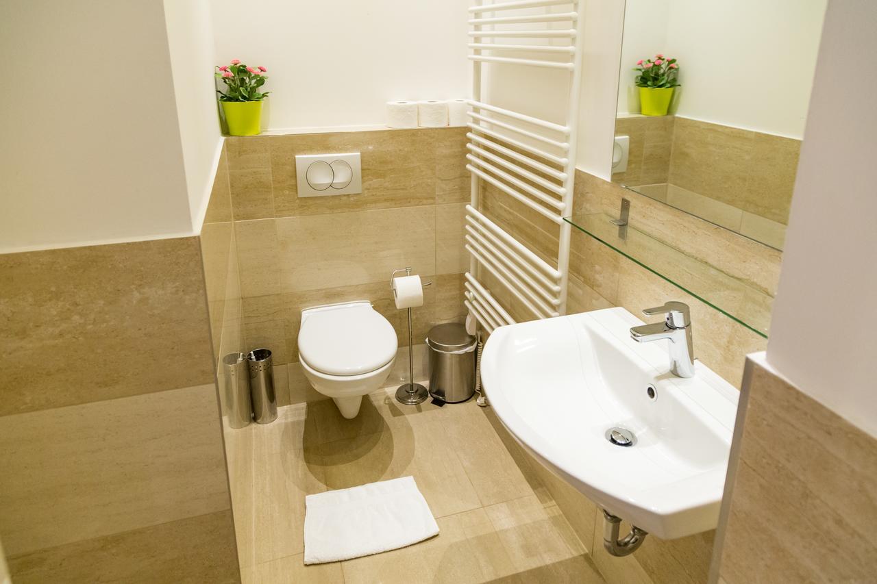 Balaton Delux Apartment Budapest Ngoại thất bức ảnh
