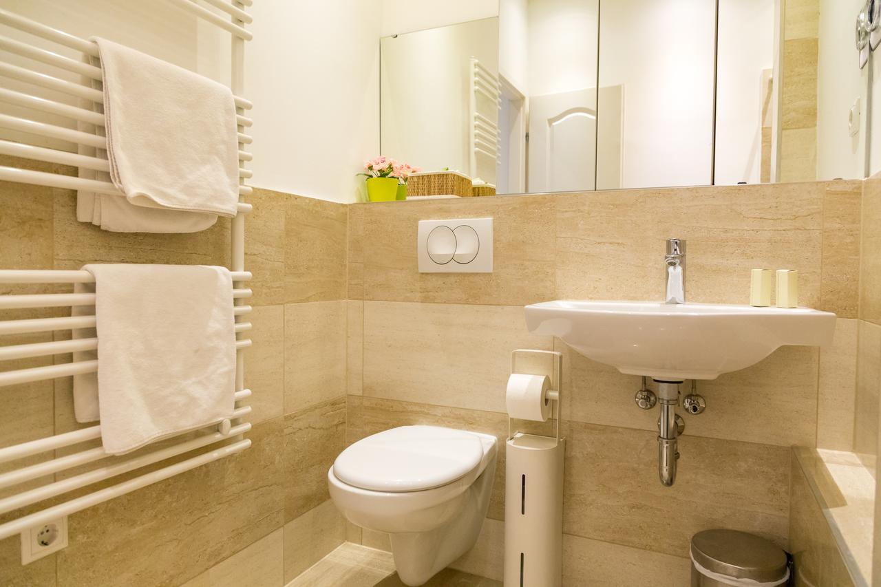 Balaton Delux Apartment Budapest Ngoại thất bức ảnh